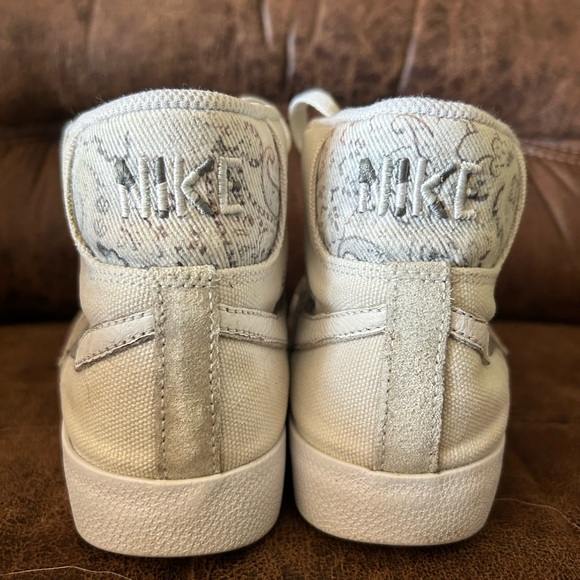 Nike SB Dunks - Picture 3 of 5